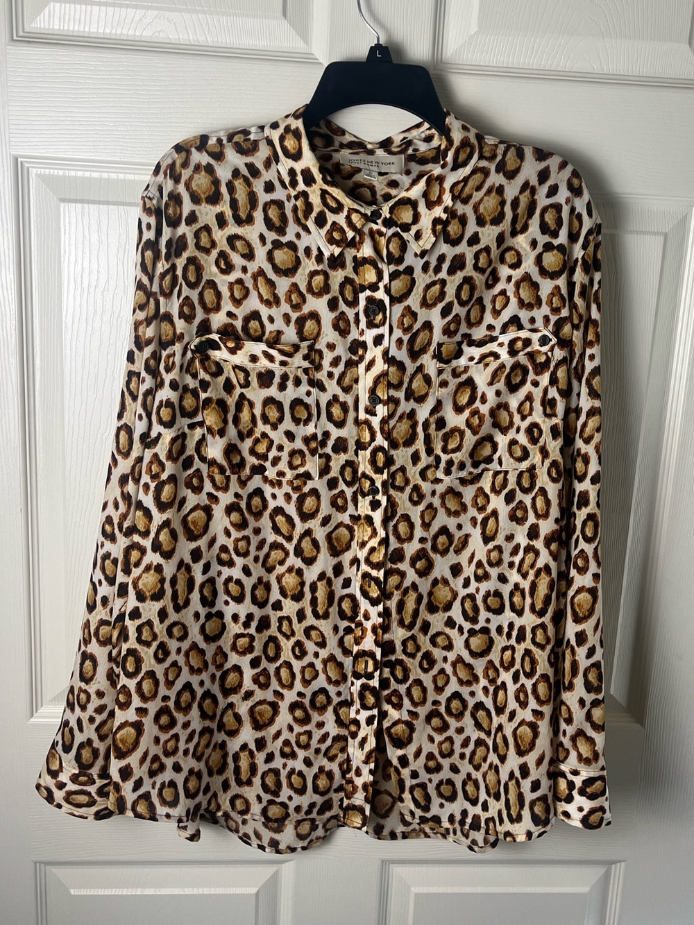 Jones New York Leopard-Print Button Front blouse